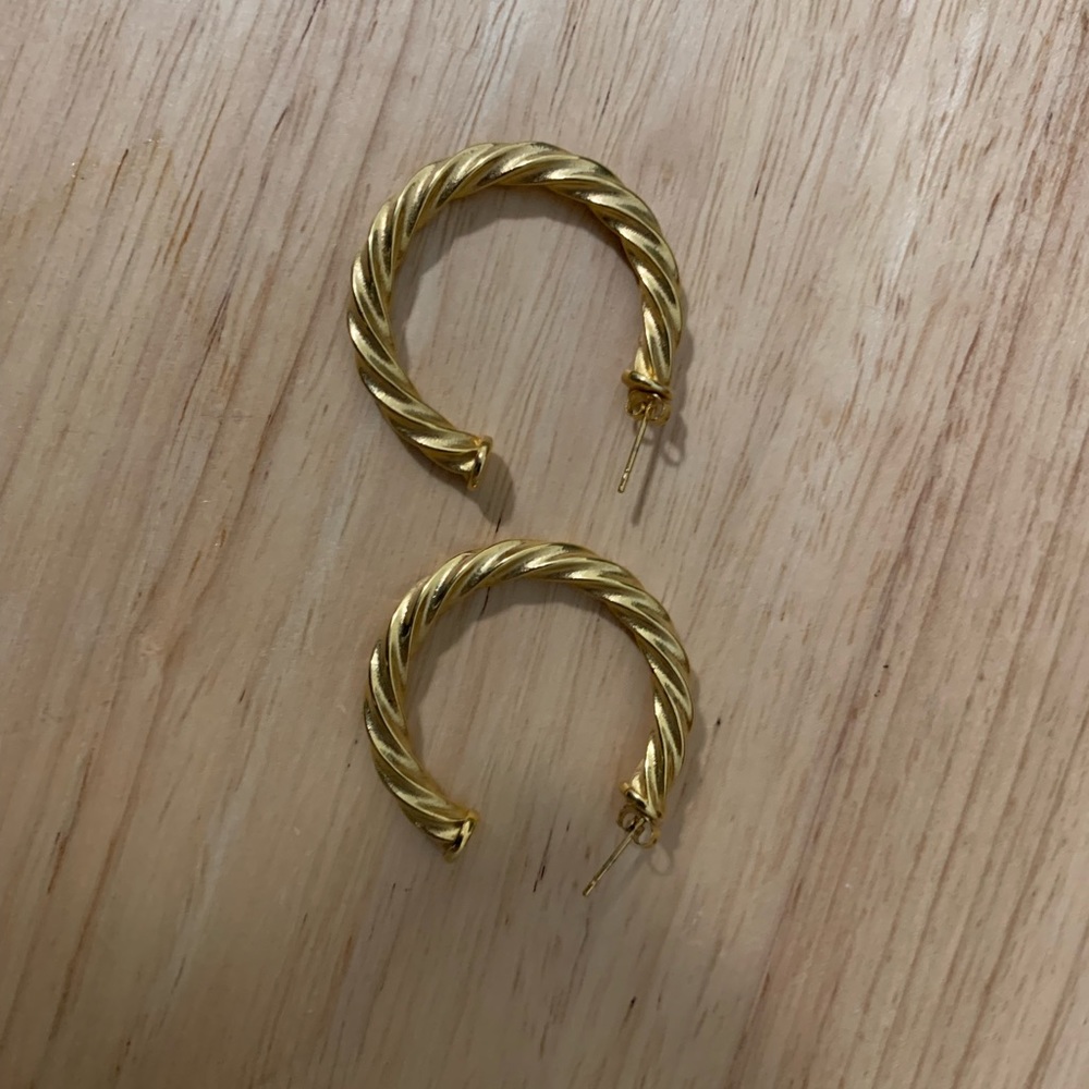 Nominal hoop earrings